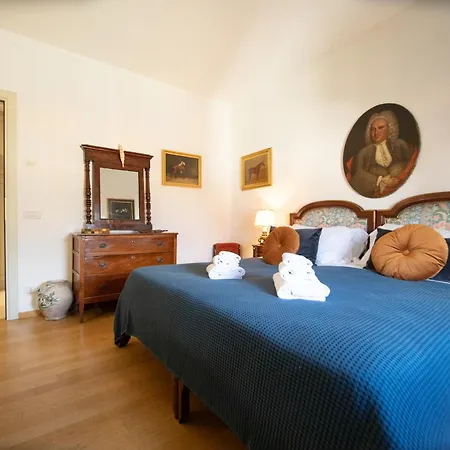 Piazza Bernardini In Center Town * 루카